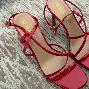 Unisa Farsi Minimal Strappy Red Heels